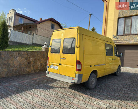 Желтый Мерседес Sprinter, объемом двигателя 2.1 л и пробегом 445 тыс. км за 7500 $, фото 3 на Automoto.ua