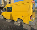 Желтый Мерседес Sprinter, объемом двигателя 2.1 л и пробегом 445 тыс. км за 7500 $, фото 6 на Automoto.ua