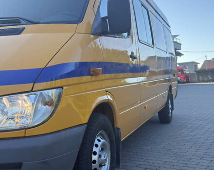 Желтый Мерседес Sprinter, объемом двигателя 2.7 л и пробегом 400 тыс. км за 18200 $, фото 24 на Automoto.ua