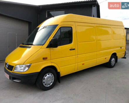 Желтый Мерседес Sprinter, объемом двигателя 2.2 л и пробегом 335 тыс. км за 12300 $, фото 5 на Automoto.ua