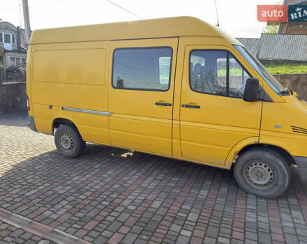 Желтый Мерседес Sprinter, объемом двигателя 2.1 л и пробегом 445 тыс. км за 7500 $, фото 2 на Automoto.ua