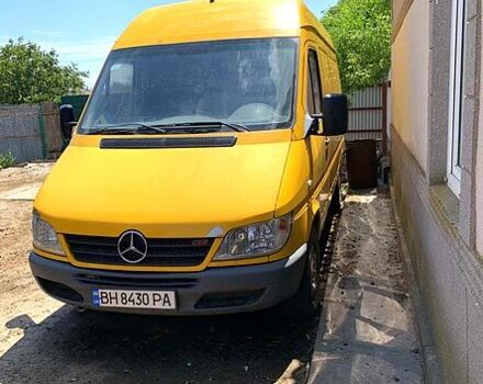 Желтый Мерседес Sprinter, объемом двигателя 2.1 л и пробегом 200 тыс. км за 7800 $, фото 1 на Automoto.ua