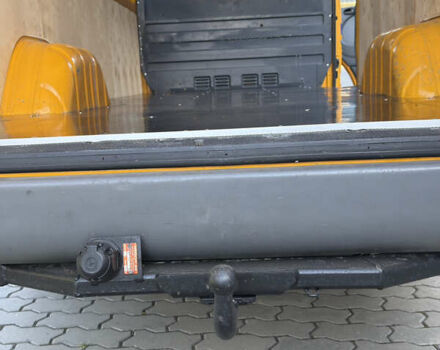 Желтый Мерседес Sprinter, объемом двигателя 2.7 л и пробегом 400 тыс. км за 18200 $, фото 79 на Automoto.ua