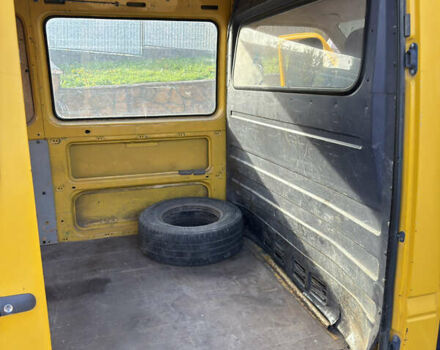 Желтый Мерседес Sprinter, объемом двигателя 2.1 л и пробегом 445 тыс. км за 7500 $, фото 10 на Automoto.ua