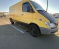 Желтый Мерседес Sprinter, объемом двигателя 2.69 л и пробегом 580 тыс. км за 7400 $, фото 2 на Automoto.ua