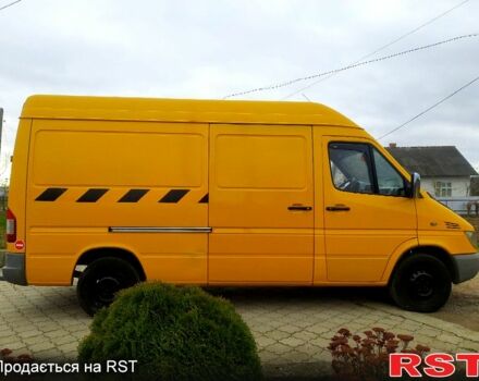 Жовтий Мерседес Sprinter, об'ємом двигуна 2.1 л та пробігом 432 тис. км за 6500 $, фото 1 на Automoto.ua
