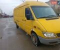 Желтый Мерседес Sprinter, объемом двигателя 2.15 л и пробегом 318 тыс. км за 8200 $, фото 1 на Automoto.ua