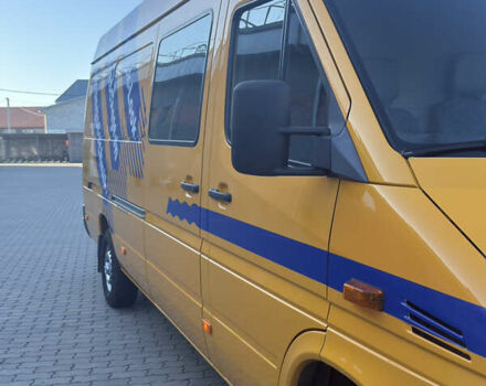 Желтый Мерседес Sprinter, объемом двигателя 2.7 л и пробегом 400 тыс. км за 18200 $, фото 31 на Automoto.ua