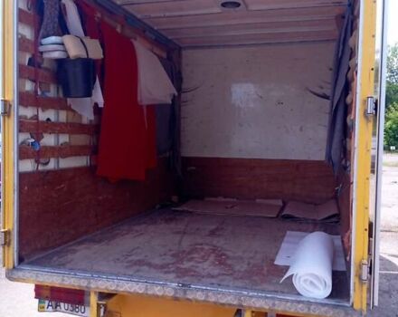 Желтый Мерседес Sprinter, объемом двигателя 2.2 л и пробегом 391 тыс. км за 10500 $, фото 5 на Automoto.ua