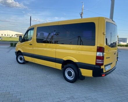 Желтый Мерседес Sprinter, объемом двигателя 2.1 л и пробегом 313 тыс. км за 11950 $, фото 2 на Automoto.ua