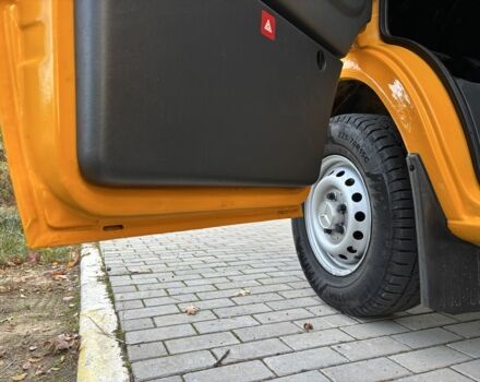Мерседес Sprinter 2006 у Рівному на Automoto.ua Жовтий Мерседес Sprinter, об'ємом двигуна 2.1 л та пробігом 377 тис. км за 11350 $, фото 8 на Automoto.ua
