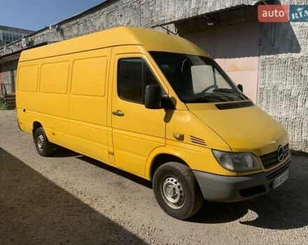 Желтый Мерседес Sprinter, объемом двигателя 2.15 л и пробегом 480 тыс. км за 7300 $, фото 1 на Automoto.ua