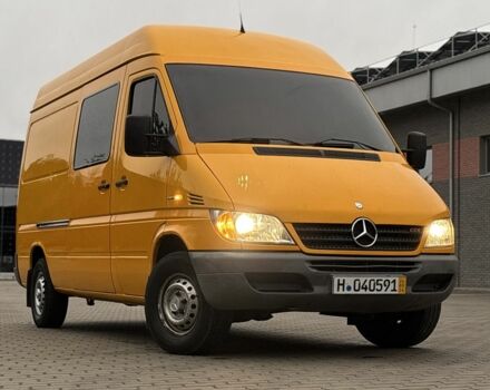 Желтый Мерседес Sprinter, объемом двигателя 2.1 л и пробегом 350 тыс. км за 11100 $, фото 14 на Automoto.ua