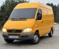 Желтый Мерседес Sprinter, объемом двигателя 2.1 л и пробегом 350 тыс. км за 11100 $, фото 13 на Automoto.ua