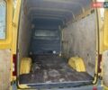 Желтый Мерседес Sprinter, объемом двигателя 2.15 л и пробегом 483 тыс. км за 9000 $, фото 2 на Automoto.ua