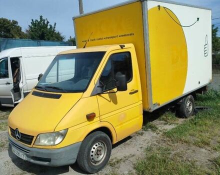 Желтый Мерседес Sprinter, объемом двигателя 2.2 л и пробегом 391 тыс. км за 10500 $, фото 2 на Automoto.ua