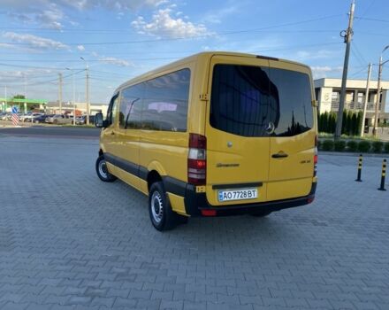 Желтый Мерседес Sprinter, объемом двигателя 2.1 л и пробегом 313 тыс. км за 11950 $, фото 3 на Automoto.ua
