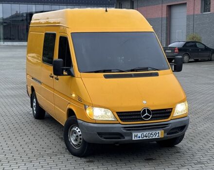 Желтый Мерседес Sprinter, объемом двигателя 2.1 л и пробегом 350 тыс. км за 11100 $, фото 15 на Automoto.ua
