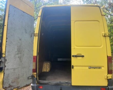 Жовтий Мерседес Sprinter, об'ємом двигуна 2.2 л та пробігом 515 тис. км за 7700 $, фото 3 на Automoto.ua