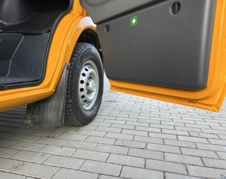 Мерседес Sprinter 2006 у Рівному на Automoto.ua Жовтий Мерседес Sprinter, об'ємом двигуна 2.1 л та пробігом 377 тис. км за 11350 $, фото 9 на Automoto.ua