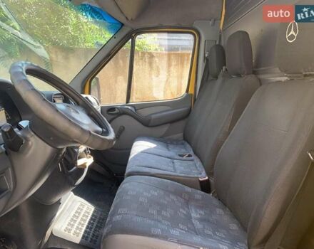 Желтый Мерседес Sprinter, объемом двигателя 2.15 л и пробегом 480 тыс. км за 7300 $, фото 7 на Automoto.ua