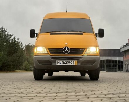 Желтый Мерседес Sprinter, объемом двигателя 2.1 л и пробегом 350 тыс. км за 11100 $, фото 10 на Automoto.ua