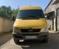 Желтый Мерседес Sprinter, объемом двигателя 2.15 л и пробегом 480 тыс. км за 7300 $, фото 1 на Automoto.ua