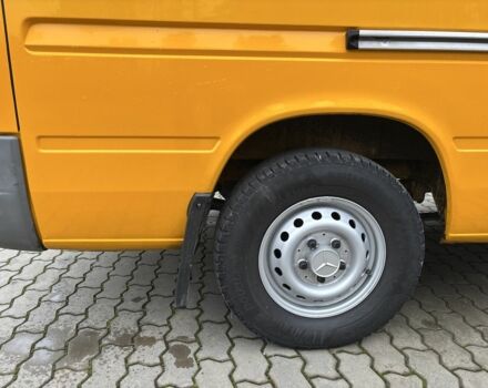 Желтый Мерседес Sprinter, объемом двигателя 2.1 л и пробегом 350 тыс. км за 11100 $, фото 19 на Automoto.ua