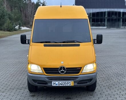 Желтый Мерседес Sprinter, объемом двигателя 2.1 л и пробегом 350 тыс. км за 11100 $, фото 11 на Automoto.ua