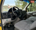 Желтый Мерседес Sprinter, объемом двигателя 2.15 л и пробегом 330 тыс. км за 9900 $, фото 3 на Automoto.ua