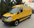 Желтый Мерседес Sprinter, объемом двигателя 2.15 л и пробегом 330 тыс. км за 9900 $, фото 2 на Automoto.ua