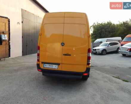 Желтый Мерседес Sprinter, объемом двигателя 2.15 л и пробегом 630 тыс. км за 12500 $, фото 5 на Automoto.ua