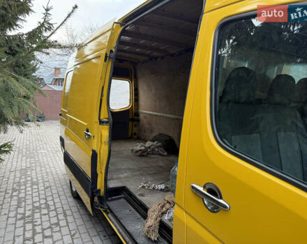 Желтый Мерседес Sprinter, объемом двигателя 2.15 л и пробегом 330 тыс. км за 9900 $, фото 5 на Automoto.ua
