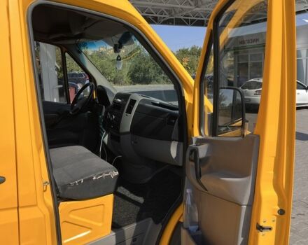 Желтый Мерседес Sprinter, объемом двигателя 2.1 л и пробегом 600 тыс. км за 10000 $, фото 3 на Automoto.ua