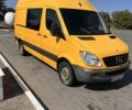 Желтый Мерседес Sprinter, объемом двигателя 2.1 л и пробегом 600 тыс. км за 10000 $, фото 1 на Automoto.ua