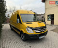 Желтый Мерседес Sprinter, объемом двигателя 2.15 л и пробегом 330 тыс. км за 9900 $, фото 1 на Automoto.ua