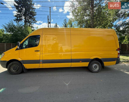 Желтый Мерседес Sprinter, объемом двигателя 2.15 л и пробегом 940 тыс. км за 10000 $, фото 13 на Automoto.ua