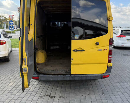 Желтый Мерседес Sprinter, объемом двигателя 2.2 л и пробегом 350 тыс. км за 12200 $, фото 11 на Automoto.ua