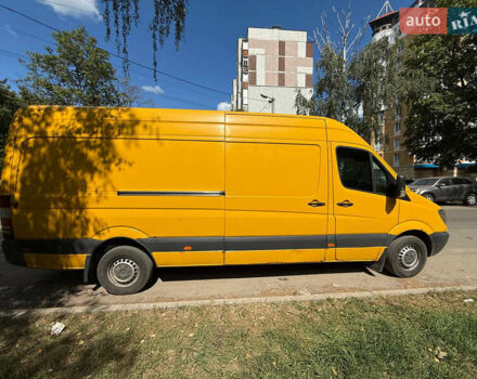 Желтый Мерседес Sprinter, объемом двигателя 2.15 л и пробегом 940 тыс. км за 10000 $, фото 9 на Automoto.ua
