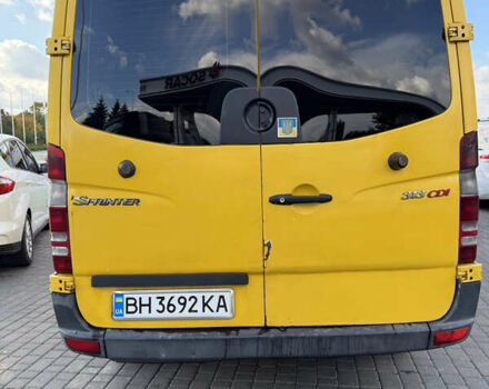 Желтый Мерседес Sprinter, объемом двигателя 2.2 л и пробегом 350 тыс. км за 12200 $, фото 5 на Automoto.ua