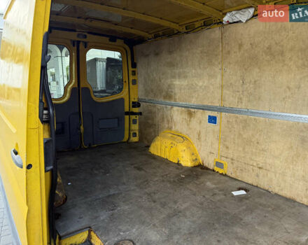 Желтый Мерседес Sprinter, объемом двигателя 2.2 л и пробегом 350 тыс. км за 12200 $, фото 8 на Automoto.ua