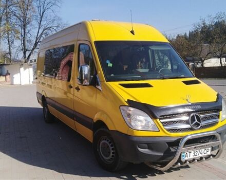 Желтый Мерседес Sprinter, объемом двигателя 2 л и пробегом 250 тыс. км за 13500 $, фото 1 на Automoto.ua