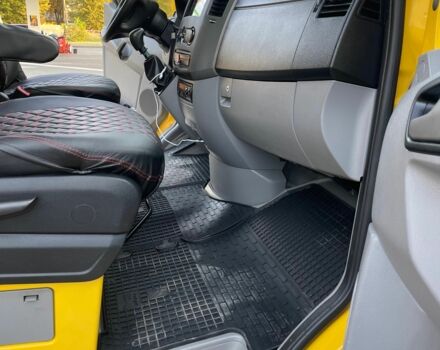 Желтый Мерседес Sprinter, объемом двигателя 2.1 л и пробегом 245 тыс. км за 19900 $, фото 12 на Automoto.ua