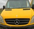Желтый Мерседес Sprinter, объемом двигателя 2.14 л и пробегом 375 тыс. км за 12805 $, фото 1 на Automoto.ua