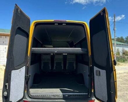 Желтый Мерседес Sprinter, объемом двигателя 2.14 л и пробегом 329 тыс. км за 15000 $, фото 19 на Automoto.ua