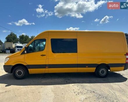 Желтый Мерседес Sprinter, объемом двигателя 2.14 л и пробегом 329 тыс. км за 15000 $, фото 5 на Automoto.ua