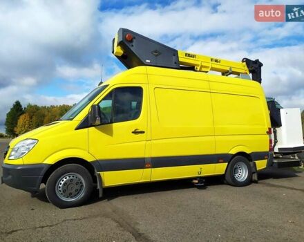 Желтый Мерседес Sprinter, объемом двигателя 0 л и пробегом 207 тыс. км за 29700 $, фото 1 на Automoto.ua