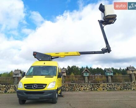 Желтый Мерседес Sprinter, объемом двигателя 0 л и пробегом 207 тыс. км за 29700 $, фото 57 на Automoto.ua