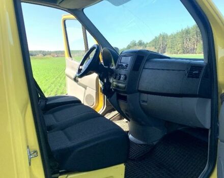 Желтый Мерседес Sprinter, объемом двигателя 2.1 л и пробегом 270 тыс. км за 12900 $, фото 5 на Automoto.ua