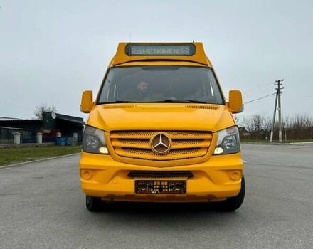 Желтый Мерседес Sprinter, объемом двигателя 2.99 л и пробегом 10 тыс. км за 50000 $, фото 1 на Automoto.ua